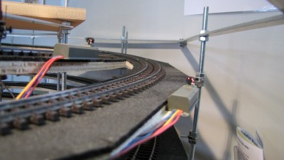 Toda la instalación sube por un lado, incluido la de los semáforos